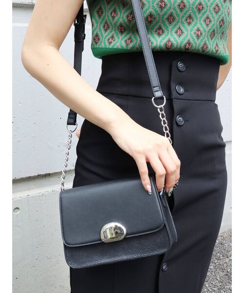 MURUA(ムルーア)の「チェーンストーンバッグ(ショルダーバッグ・レディース・グリーン/ブラック・FREE)」の4枚目の写真