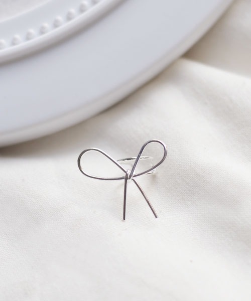 Fun & Daily（ファンアンドデイリー）の「フレームリボンイヤーカフ（イヤーカフ・レディース・ゴールド/シルバー・FREE）」の7枚目の写真