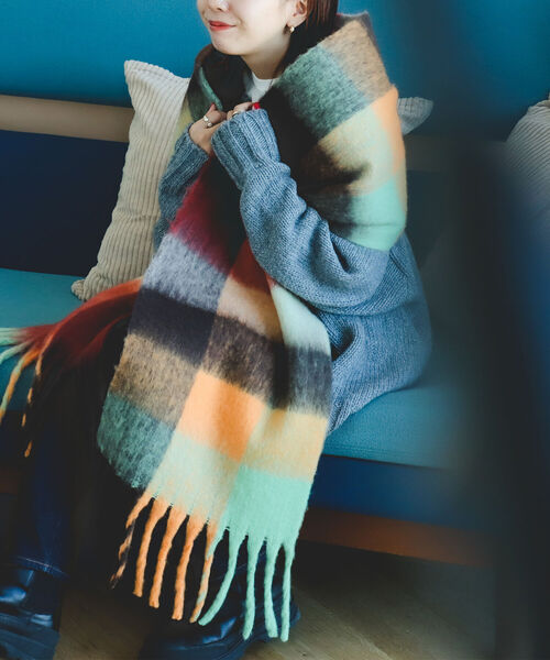 B:MING by BEAMS（ビーミングバイビームス）の「B:MING by BEAMS / ミックス チェック マフラー（マフラー・レディース・グリーン/オレンジ・ONE SIZE）」の4枚目の写真