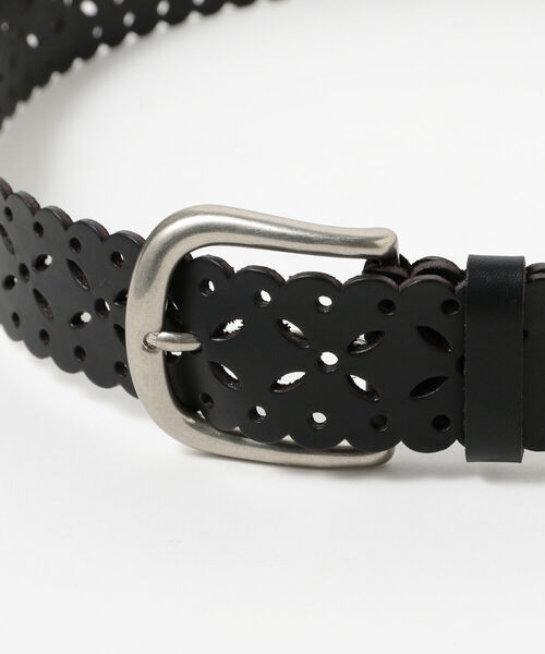 BEAMS BOY（ビームスボーイ）の「BEAMS BOY / レザー パンチング ベルト（ベルト・レディース・ブラック/ライトブラウン・ONE SIZE）」の3枚目の写真