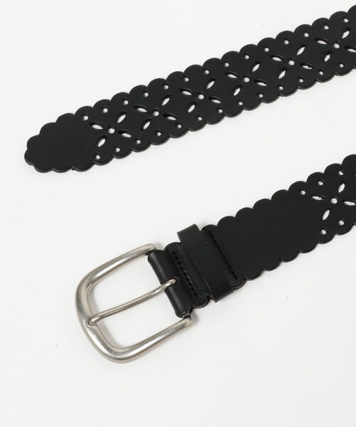 BEAMS BOY（ビームスボーイ）の「BEAMS BOY / レザー パンチング ベルト（ベルト・レディース・ブラック/ライトブラウン・ONE SIZE）」の4枚目の写真