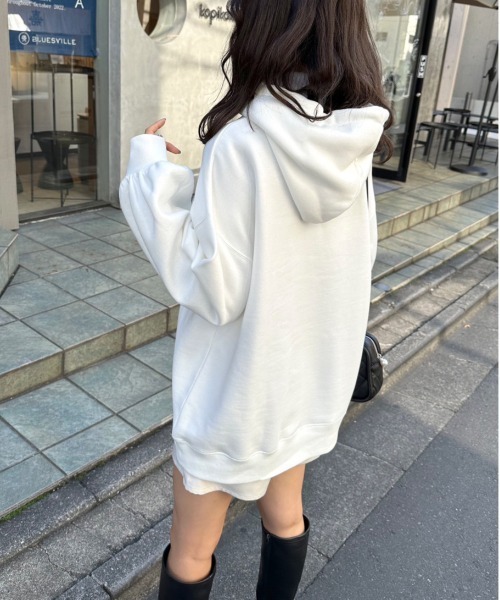 OLIVE des OLIVE（オリーブデオリーブ）の「裏起毛フーディチュニック（パーカー・レディース・グレー/ブラック/オフホワイト・FREE）」の10枚目の写真