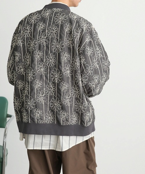 SENSE OF PLACE by URBAN RESEARCH（センスオブプレイスバイアーバンリサーチ）の「シシュウボタニカルスタジャン（スタジャン・メンズ・グレー/ライトカーキ・MEDIUM/LARGE）」の16枚目の写真