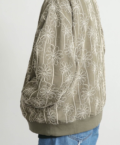 SENSE OF PLACE by URBAN RESEARCH（センスオブプレイスバイアーバンリサーチ）の「シシュウボタニカルスタジャン（スタジャン・メンズ・グレー/ライトカーキ・MEDIUM/LARGE）」の10枚目の写真