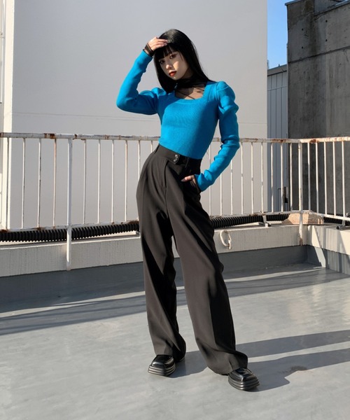 LVEU.（ラブユ.）の「【LVEU.】フィンガーホールパフショルダーニット / トップス ニット トップス レディース リブ カットソー パフショルダー パフショル 指ぬき スクエアネック ブルー ブラック グレー ホワイト アームウォーマー（ニット/セーター・レディース・ブラック/グレー/ブルー/ホワイト・FREE）」の7枚目の写真
