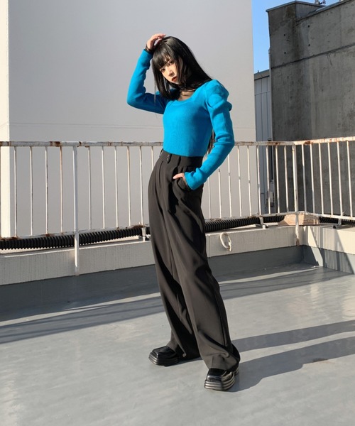 LVEU.（ラブユ.）の「【LVEU.】フィンガーホールパフショルダーニット / トップス ニット トップス レディース リブ カットソー パフショルダー パフショル 指ぬき スクエアネック ブルー ブラック グレー ホワイト アームウォーマー（ニット/セーター・レディース・ブラック/グレー/ブルー/ホワイト・FREE）」の9枚目の写真