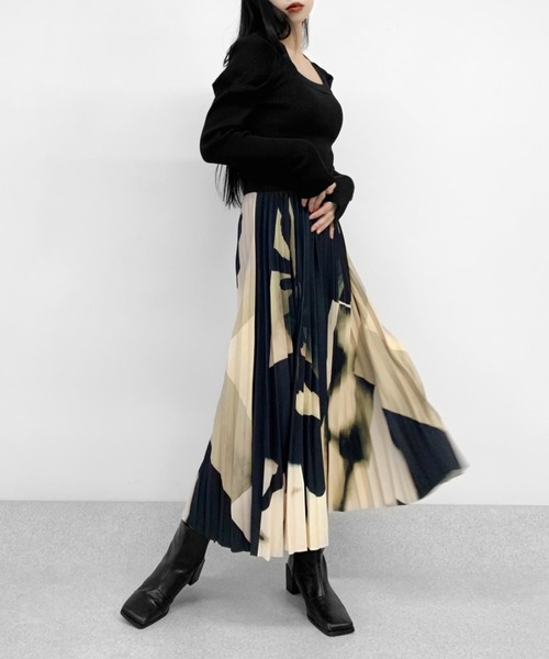 LVEU.（ラブユ.）の「【LVEU.】フィンガーホールパフショルダーニット / トップス ニット トップス レディース リブ カットソー パフショルダー パフショル 指ぬき スクエアネック ブルー ブラック グレー ホワイト アームウォーマー（ニット/セーター・レディース・ブラック/グレー/ブルー/ホワイト・FREE）」の20枚目の写真
