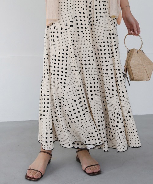 Bou Jeloud(ブージュルード)の「キカドット柄フレアパンツ(その他パンツ・レディース・ブラック/オフホワイト・38)」の8枚目の写真