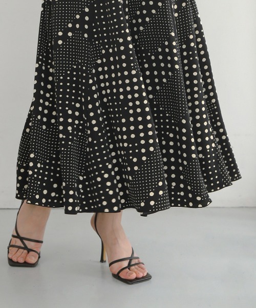 Bou Jeloud(ブージュルード)の「キカドット柄フレアパンツ(その他パンツ・レディース・ブラック/オフホワイト・38)」の19枚目の写真