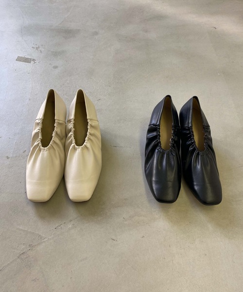 LA BELLE ETUDE（ラベルエチュード）の「【LE VERNIS】ギャザースクエアパンプス（パンプス・レディース・ホワイト/ブラック・24.5/23.5）」の11枚目の写真