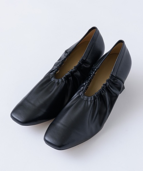 LA BELLE ETUDE（ラベルエチュード）の「【LE VERNIS】ギャザースクエアパンプス（パンプス・レディース・ホワイト/ブラック・24.5/23.5）」の7枚目の写真