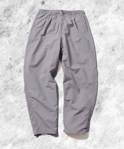 BURLAP OUTFITTER(バーラップアウトフィッター)の「BURLAP OUTFITTER/バーラップアウトフィッター TRACK PANTS ナイロンパンツ テーパードパンツ(スラックス・メンズ・オリーブ/ブラック/チャコール/サンドベージュ・L/M)」の3枚目の写真