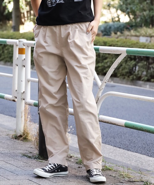 BURLAP OUTFITTER(バーラップアウトフィッター)の「BURLAP OUTFITTER/バーラップアウトフィッター TRACK PANTS ナイロンパンツ テーパードパンツ(スラックス・メンズ・オリーブ/ブラック/チャコール/サンドベージュ・L/M)」の19枚目の写真
