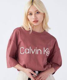 リラックス ステンシル ロゴ Tシャツ