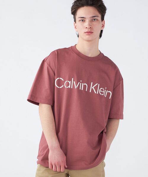 Calvin Klein(カルバン・クライン)の「リラックス ステンシル ロゴ Tシャツ(Tシャツ/カットソー・メンズ・ブラウン/オリーブ・S/M/L/XL)」の11枚目の写真