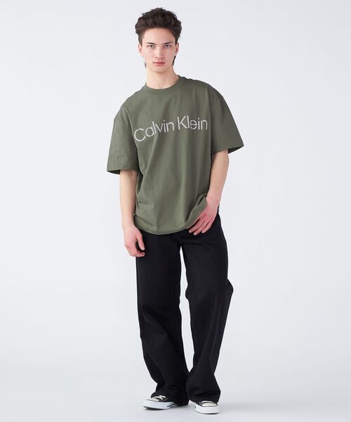 Calvin Klein(カルバン・クライン)の「リラックス ステンシル ロゴ Tシャツ(Tシャツ/カットソー・メンズ・ブラウン/オリーブ・S/M/L/XL)」の12枚目の写真