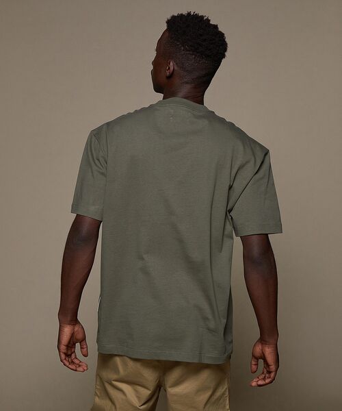 Calvin Klein(カルバン・クライン)の「リラックス ステンシル ロゴ Tシャツ(Tシャツ/カットソー・メンズ・ブラウン/オリーブ・S/M/L/XL)」の17枚目の写真