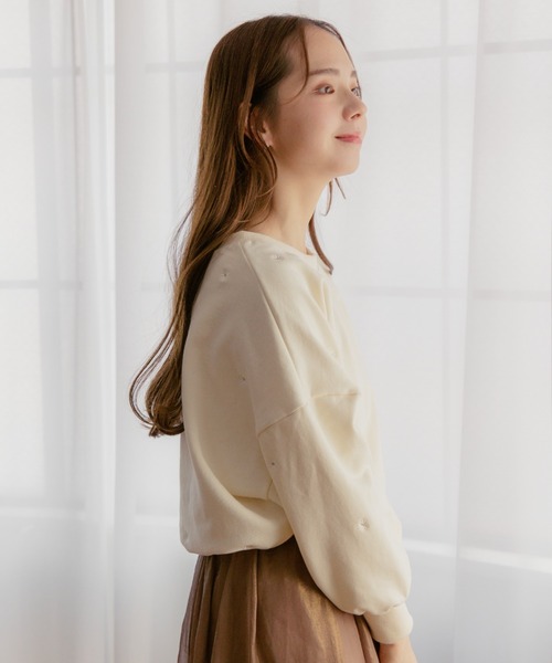 flower（フラワー）の「スウィーティーエンブロイダリースウェット（スウェット・レディース・アイボリー/グレー・FREE）」の6枚目の写真