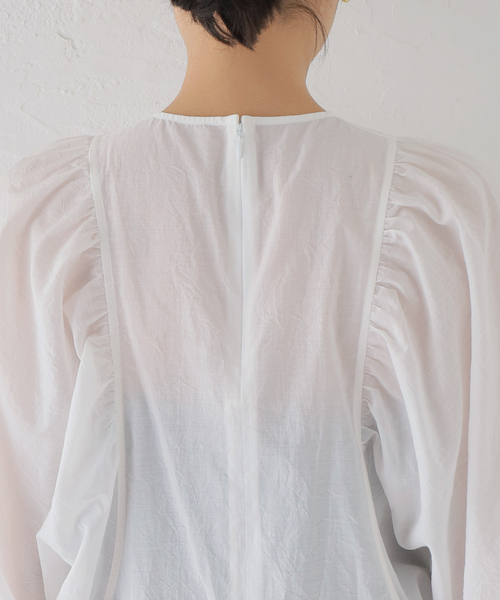 AP STUDIO（エーピーストゥディオ）の「SCENTOFクルーネックギャザーブラウス（シャツ/ブラウス・レディース・ホワイト・FREE）」の17枚目の写真