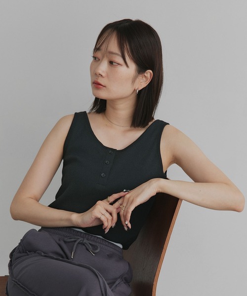 ad thie(アドティエ)の「前ボタン ヘンリー タンクトップ(タンクトップ・レディース・オフホワイト/ラベンダー/グリーン/アイボリー/ブラック/ライトブルー/ミント/グレー・FREE)」の22枚目の写真