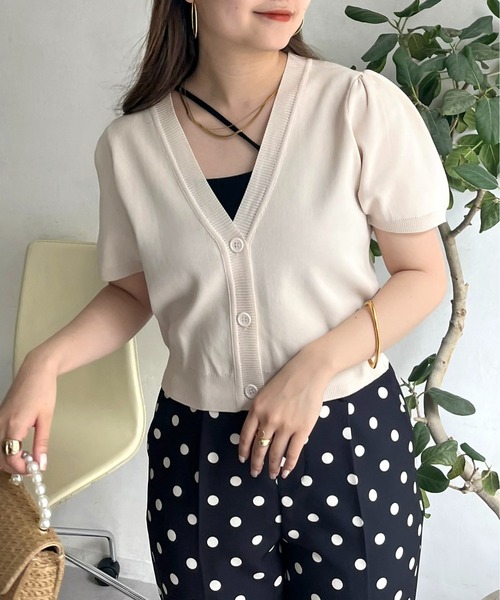 prose verse（プロズヴェール）の「パフスリーブVネックショート丈カーデ（カーディガン/ボレロ・レディース・オレンジ/アイボリー/ブラック/ブルー・ﾌﾘ-）」の2枚目の写真