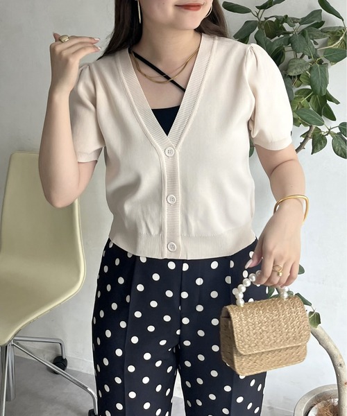 prose verse（プロズヴェール）の「パフスリーブVネックショート丈カーデ（カーディガン/ボレロ・レディース・オレンジ/アイボリー/ブラック/ブルー・ﾌﾘ-）」の7枚目の写真