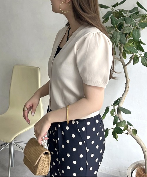 prose verse（プロズヴェール）の「パフスリーブVネックショート丈カーデ（カーディガン/ボレロ・レディース・オレンジ/アイボリー/ブラック/ブルー・ﾌﾘ-）」の11枚目の写真