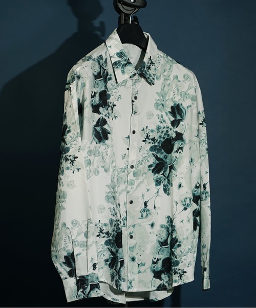 unrelaxing(アンリラクシング)の「ビッグシルエット総柄シャツ(シャツ/ブラウス・メンズ・ホワイト系その他2/ブラック系その他3/ブラック/ライトグレー/ライトホワイト/W/ダークオリーブ/その他14/ライトグリーン系/パイソン/ブラック系3/A/ホワイト系その他/ライトブラック/ブラック系その他4/ブラック系その他6/ホワイト系5/ダークブラック/その他26/ダークグリーン系/ブラック系4/ホワイト×エメラルドグリーン/ダークグリーン系2/その他29/チョコ/ケリーグリーン/ダークアッシュ/N/ブラック×ブラック/P/Y/その他35/レッド/チャコールグレー×ブラック/オリーブ系1/その他21/その他18/アッシュグレー/ブラック×ブルー/アイボリー系4/ブルー系6/ベージュ系その他/Z/チェリーレッド/その他13/J/ライトグリーン系1/ベージュ系/F/クリアブラック/グレー系その他2/インディゴブルー/スカイブルー系6/その他12/ブラック系その他/ライトブルー/クリアグリーン/クリアブルー/その他27/ホワイト×ブルー/ホワイト系その他7/イエロー系1/パープル/ブラック×ピンク/ライトグレー系1/ブラック系その他5/ホワイト×グレー/C/その他2/ダークグリーン系1/スミクロ/ホワイト系9/ホワイト系8/ホワイト系7/その他10/ブラック系1/ブラック×ホワイト/ホワイト系6/ホワイト系その他3/ホワイト/ブルー系8/ライトグリーン系4/カーキ系7/オリーブ系/アイボリー/グレー系2/ホワイト×ブラック/その他19/H/その他4/G/ブラック系7/ブラック系8/その他/その他17/Q/S/その他1/その他30/ホワイト×グリーン/ブラック系その他7/その他3/ホワイト×ピンク/レッド系6/グリーン系その他5/イエロー系8/ダークブラウン/グリーン系その他4/グレー系3/ブラック×レッド/ホワイト×カーキブラウン/ブルー系その他2/グレー系その他6/ダークグリーン系3・FREE)」の4枚目の写真