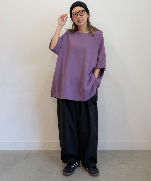 PICHI（ピイチ）の「オーバーサイズドルマンTee（Tシャツ/カットソー・レディース・ホワイト/ピンク/オートミール/グレー/ブラック/グリーン/ブラウン/ネイビー/パープル/チャコール/レッド/ライトブルー/ベビーピンク/オレンジ・FREE）」の10枚目の写真