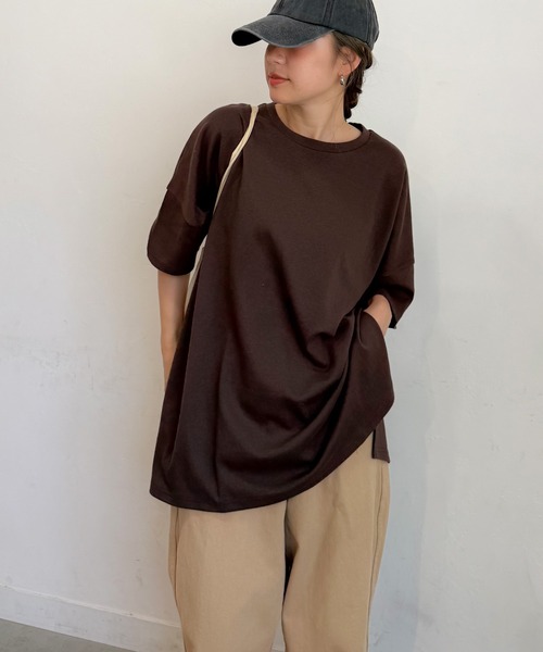 PICHI（ピイチ）の「オーバーサイズドルマンTee（Tシャツ/カットソー・レディース・ホワイト/ピンク/オートミール/グレー/ブラック/グリーン/ブラウン/ネイビー/パープル/チャコール/レッド/ライトブルー/ベビーピンク/オレンジ・FREE）」の5枚目の写真