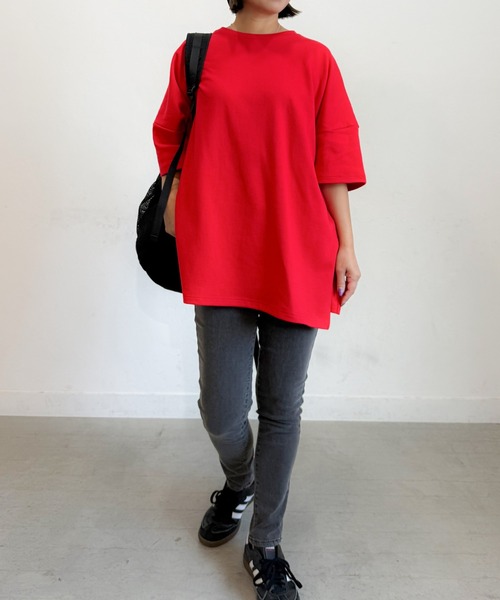 PICHI（ピイチ）の「オーバーサイズドルマンTee（Tシャツ/カットソー・レディース・ホワイト/ピンク/オートミール/グレー/ブラック/グリーン/ブラウン/ネイビー/パープル/チャコール/レッド/ライトブルー/ベビーピンク/オレンジ・FREE）」の13枚目の写真