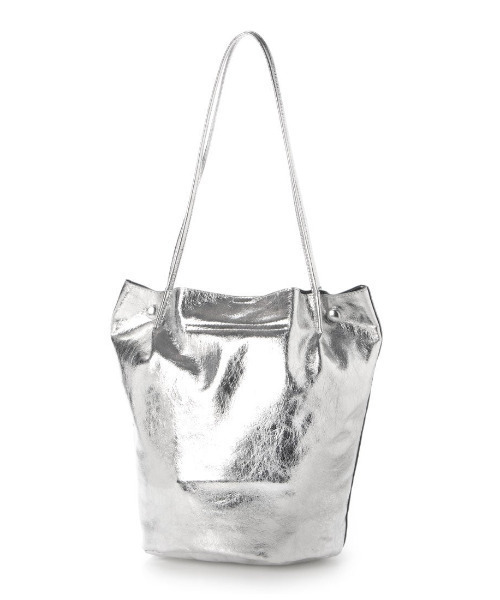 cache cache（カシュ カシュ）の「カシュカシュ cachecache / クラッシュメタリック肩入れバケツトートバッグ（トートバッグ・レディース・ブラック/シルバー系その他/シルバー/ゴールド・FREE）」の14枚目の写真