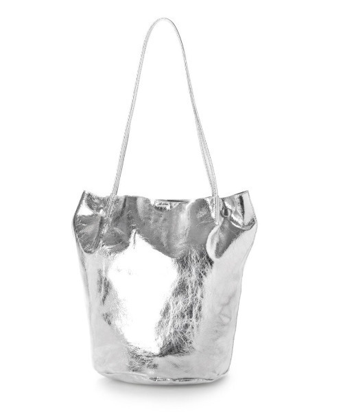 cache cache（カシュ カシュ）の「カシュカシュ cachecache / クラッシュメタリック肩入れバケツトートバッグ（トートバッグ・レディース・ブラック/シルバー系その他/シルバー/ゴールド・FREE）」の6枚目の写真