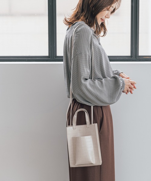 GLOBAL WORK(グローバルワーク)の「スペ軽2WAY4ROOMショルダー /704461(ショルダーバッグ・レディース・ライトブルー/ブラック/オレンジ/ベージュ/グレー/アイボリー/ブラック系その他/ホワイト系その他3・FREE)」の3枚目の写真