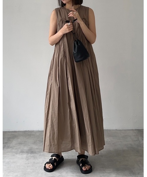 leimn(レイムン)の「ギャザーノースリーブワンピース(ワンピース・レディース・オリーブ・FREE)」の15枚目の写真