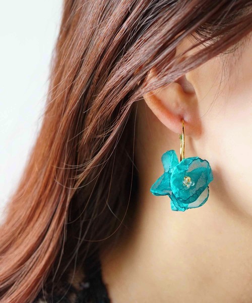 CERCA(チェルカ)の「jolie minette/2way ふわふわ レース フープピアス(ピアス(両耳用)・レディース・ベージュ/ブラック/ホワイト/ブラウン/ブルー系/ピンク系・FREE)」の14枚目の写真