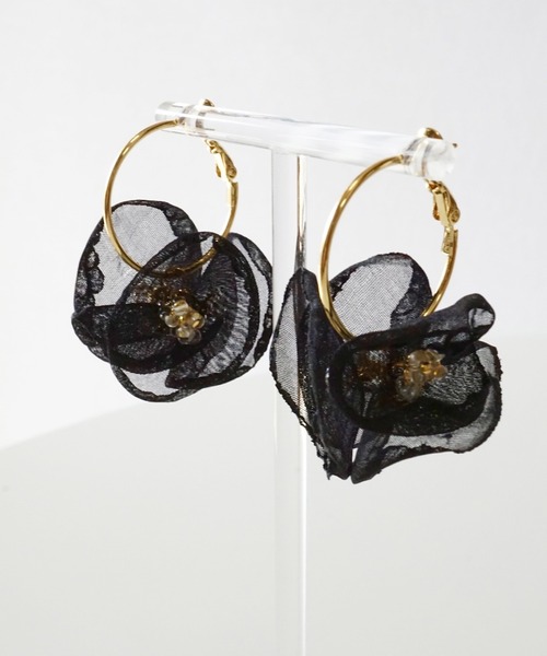 CERCA(チェルカ)の「jolie minette/2way ふわふわ レース フープピアス(ピアス(両耳用)・レディース・ベージュ/ブラック/ホワイト/ブラウン/ブルー系/ピンク系・FREE)」の18枚目の写真