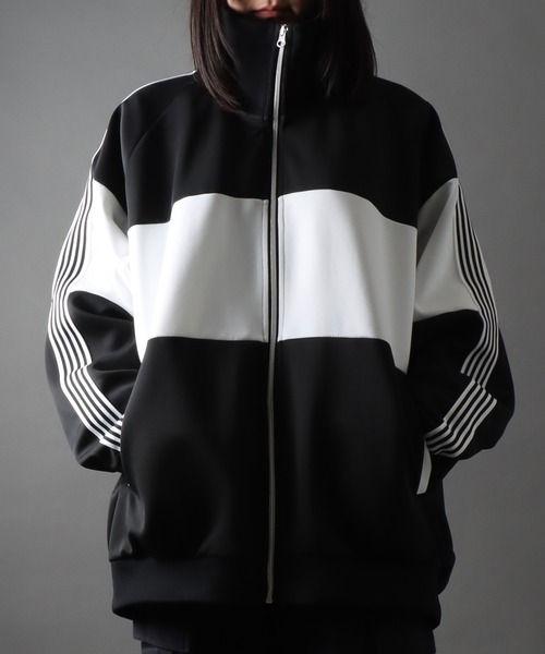 SITRY(シトリー)の「Big silhouette high collar switching Jersey / ビッグシルエット 切り替え ジャージ(ジャージ・メンズ・ブラック/サックスブルー・M/L)」の13枚目の写真