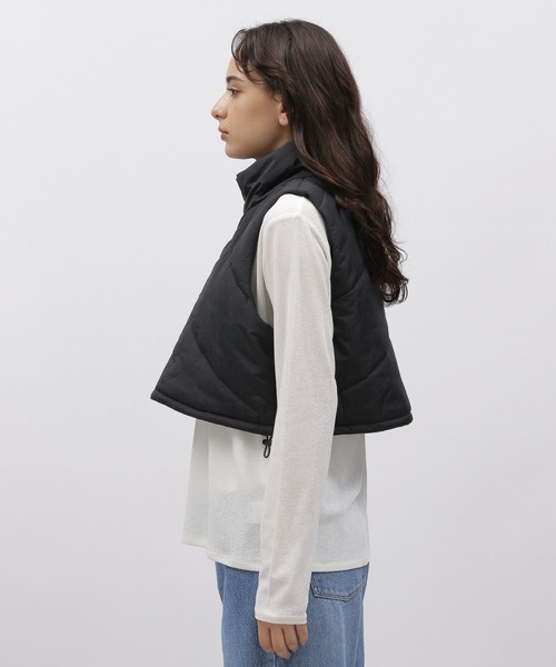 LAKOLE（ラコレ）の「シェブロンキルトクロップVベスト / 966828（ダウンベスト・レディース・アイボリー/カーキ/ブラック・MEDIUM/SMALL）」の20枚目の写真