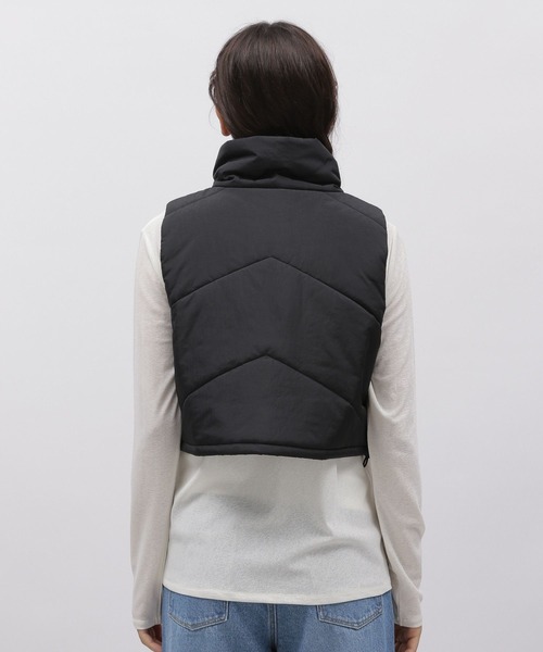 LAKOLE（ラコレ）の「シェブロンキルトクロップVベスト / 966828（ダウンベスト・レディース・アイボリー/カーキ/ブラック・MEDIUM/SMALL）」の21枚目の写真