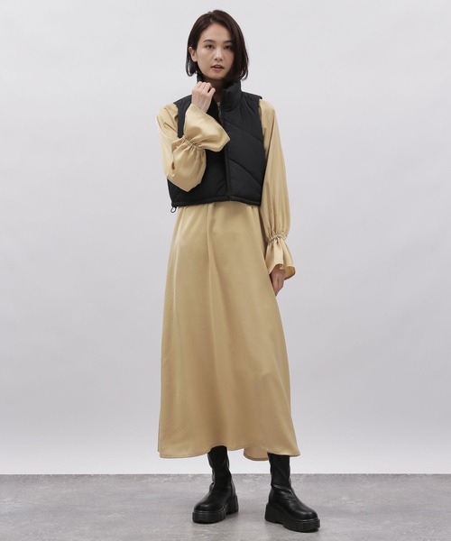 LAKOLE（ラコレ）の「シェブロンキルトクロップVベスト / 966828（ダウンベスト・レディース・アイボリー/カーキ/ブラック・MEDIUM/SMALL）」の5枚目の写真