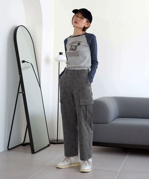 SLOBE citron.(スローブシトロン)の「SLOBE citron. petit raglan Dog TEE(Tシャツ/カットソー・レディース・ボルドー/ネイビー・FREE)」の4枚目の写真