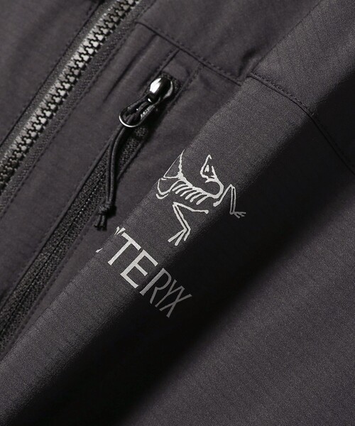 ARC'TERYX(アークテリクス)の「ARC'TERYX / Squamish Hoodie(ブルゾン・メンズ・ブラック系その他3/ブラック/ホワイト/ネイビー/オリーブ・SMALL/MEDIUM/LARGE/X-LARGE/XX-LARGE)」の10枚目の写真