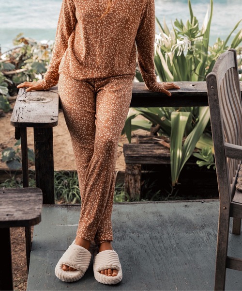 ROXY(ロキシー)の「SLIPPY COZY/ロキシーモコモコエコファースライドサンダル(サンダル・レディース・ホワイト/グリーン・23cm/24cm/25cm)」の16枚目の写真