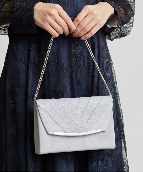 Thevon(ゼボン)の「【オケージョン】ラメフラップクラッチバッグ(ハンドバッグ・レディース・ベージュ/ブラック/グレー・FREE)」の2枚目の写真