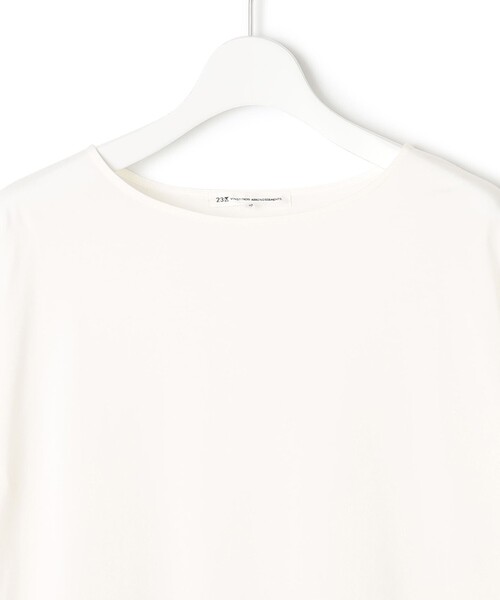 23区 L(ニジュウサンクオオキイサイズ)の「【洗える】コットンベアジャージーコンビ カットソー(Tシャツ/カットソー・レディース・ホワイト系・48/44/46)」の19枚目の写真