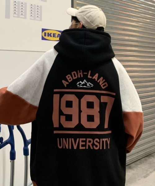 ROOPTOKYO（ループトウキョウ）の「▲バックプリントラグランパーカー オーバーサイズ（パーカー・メンズ・ベージュ/ネイビー・2XL/XL/L）」の2枚目の写真