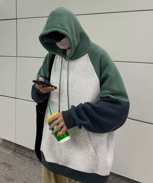 ROOPTOKYO（ループトウキョウ）の「▲バックプリントラグランパーカー オーバーサイズ（パーカー・メンズ・ベージュ/ネイビー・2XL/XL/L）」の5枚目の写真