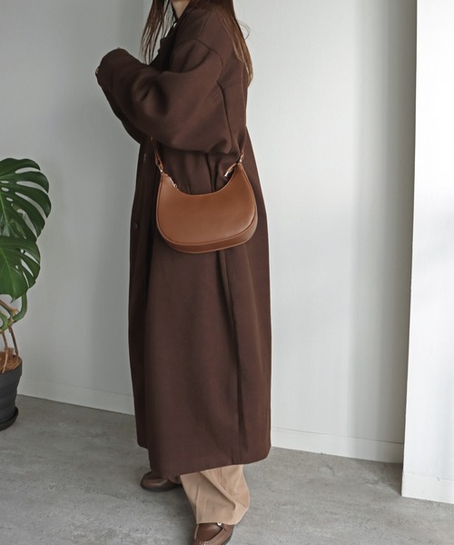 COURO（コウロ）の「ハーフムーンホーボーバッグ（ハンドバッグ・レディース・ブラック/アイボリー/ブラウン/ブラック系/ダークブラウン・FREE）」の15枚目の写真