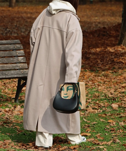 COURO（コウロ）の「ハーフムーンホーボーバッグ（ハンドバッグ・レディース・ブラック/アイボリー/ブラウン/ブラック系/ダークブラウン・FREE）」の7枚目の写真